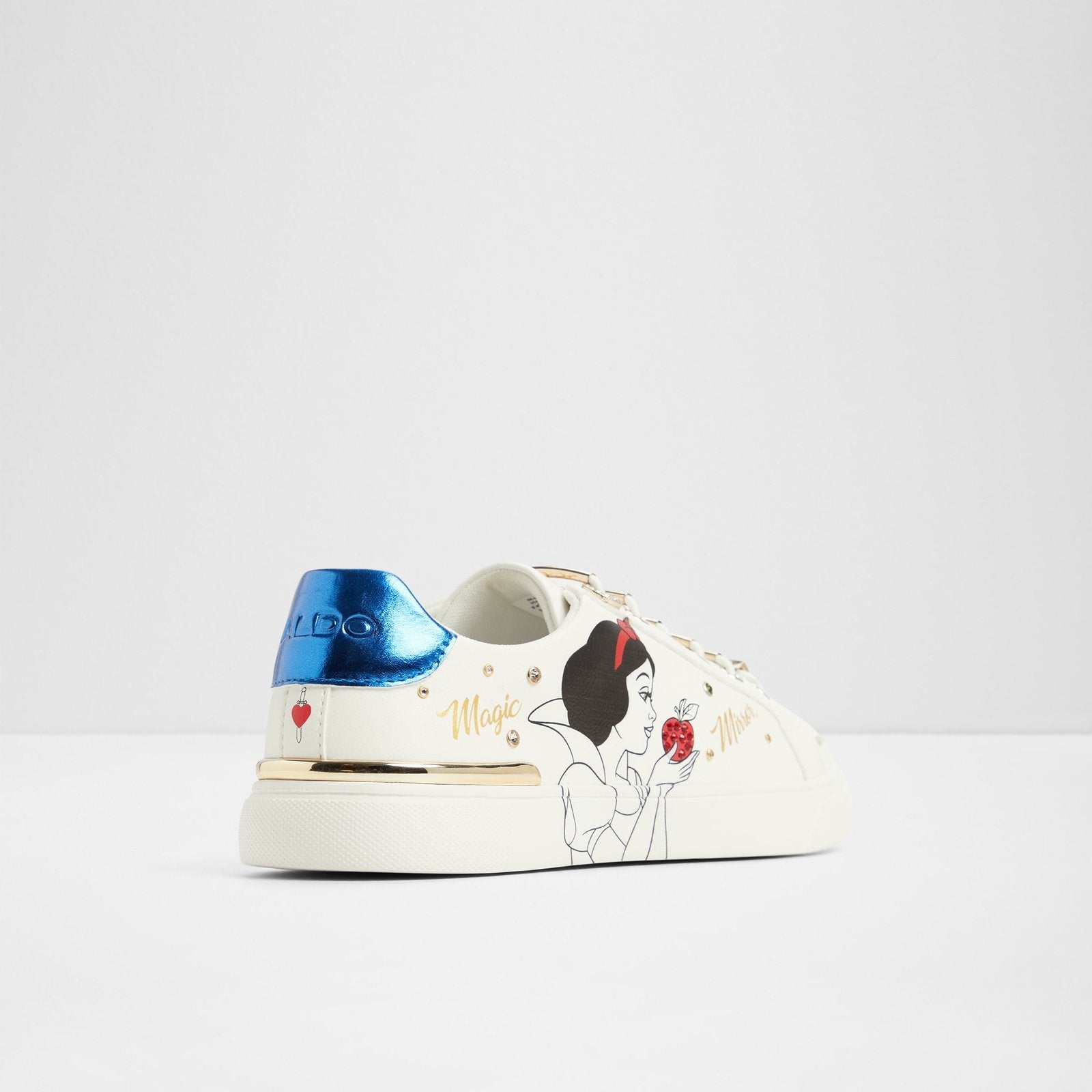 Snowwhitekicks