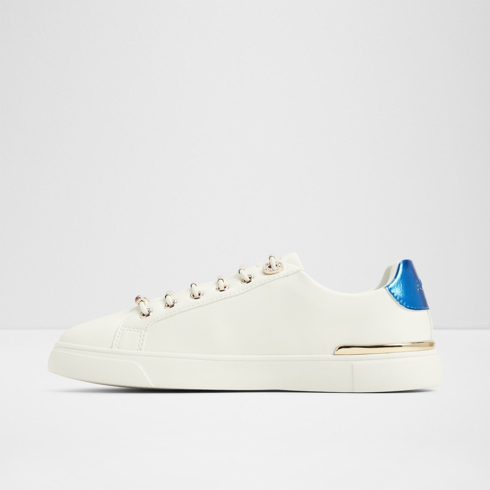 Snowwhitekicks