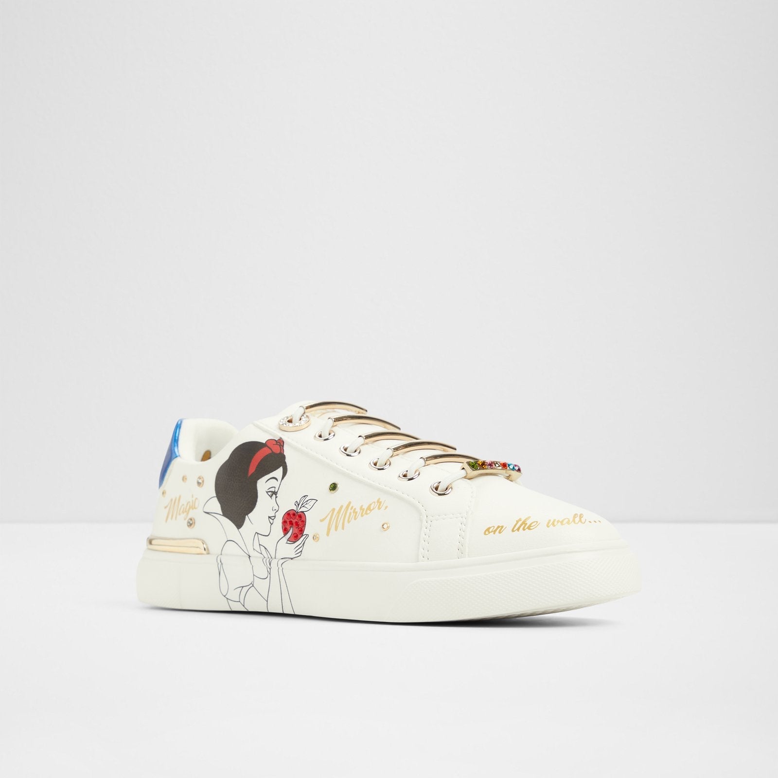 Snowwhitekicks